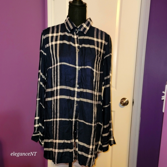 Old Navy Tops - Old Navy Plaid Blue/White Classic Shirt with Front Pocket Sz: L NWT